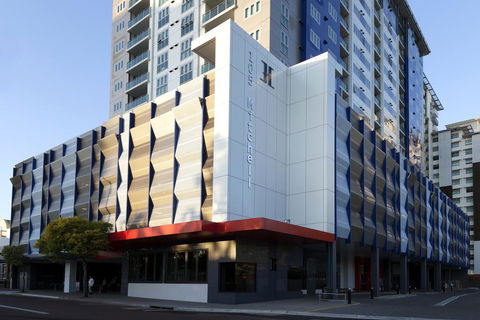 H On Mitchell Apartment Hotel - Surfers Gold Coast 0