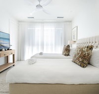 Hamptons Style 2 Bedroom Executive Luxury Apartment - Surfers Gold Coast