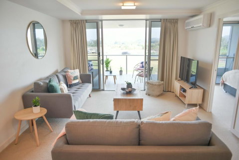Heart Of The Sunny Coast - 2 Resort Pools, Gym NOW OPEN! Walk To Sunshine Plaza - Surfers Gold Coast 2