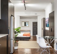 High-End Studio Near Parks Theatres and Dining - Surfers Gold Coast