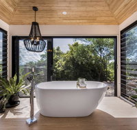 Hilltop Hideaway Luxury Style - Surfers Gold Coast