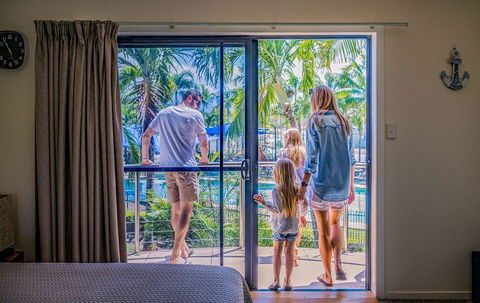 Hinchinbrook Resorts - Surfers Gold Coast 2
