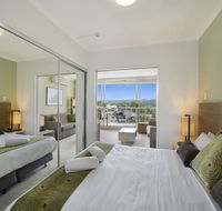 Hinterland Luxury - 1 Bedroom Hinterland View Apt - Surfers Gold Coast