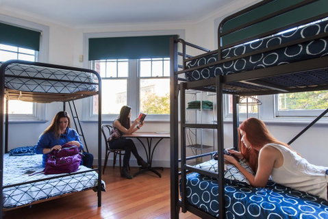 Hobart Central YHA - Surfers Gold Coast 3