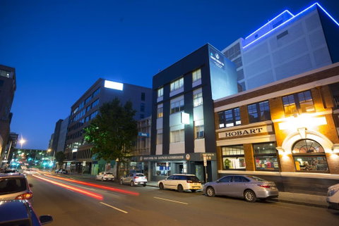 Hobart Central YHA - Surfers Gold Coast 0