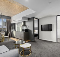 Hobart City Apartments - Surfers Gold Coast
