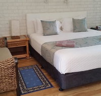 Holland Park Motel - Surfers Gold Coast