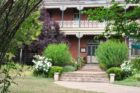 Holmhurst Guest House - Surfers Gold Coast 2