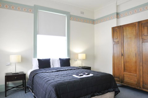 Hotel Gosford - Surfers Gold Coast 2