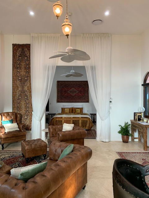 Jodha Bai Retreat - Surfers Gold Coast 1