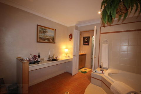 Kalimna - Spa Room - Surfers Gold Coast 0