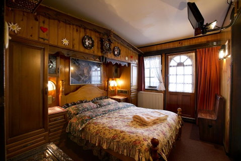 Karelia Alpine Lodge - Surfers Gold Coast 0