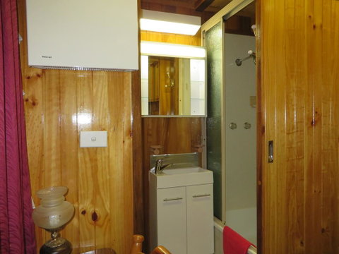 Karelia Alpine Lodge - Surfers Gold Coast 3
