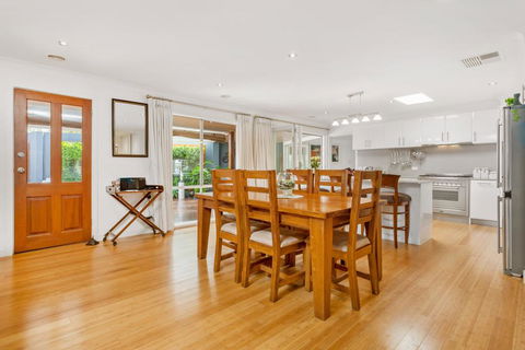 KARINYA - MORNINGTON - Surfers Gold Coast 2