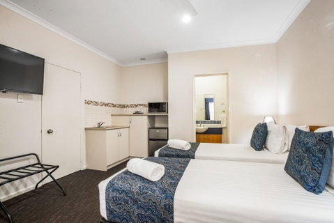 Karratha Central Apartments - Surfers Gold Coast 3