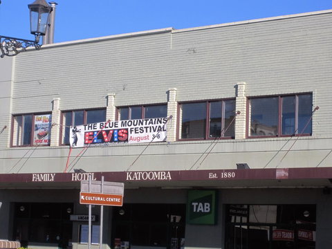 Katoomba Hotel - Surfers Gold Coast 3