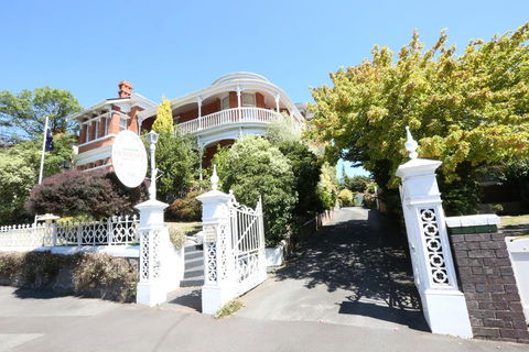 Kilmarnock House Edwardian Accommodation - Surfers Gold Coast 2