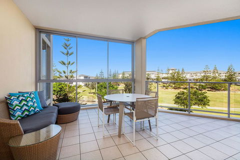 KINGSCLIFF COAST CULTURE 1208 - Surfers Gold Coast 0