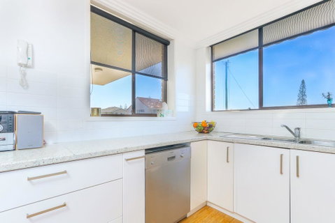 Kingsway #3 Ocean View - Surfers Gold Coast 3