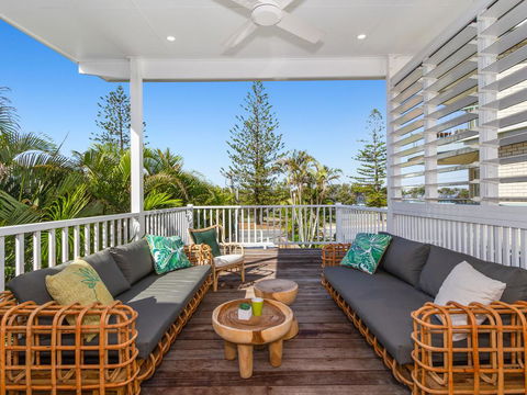 KINGY BEACH HOUSE @ 162 - Surfers Gold Coast 2
