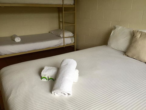 Koala Beach Resort Cairns - Surfers Gold Coast 3