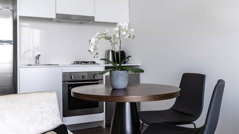 KOZYGURU Chatswood Luxury Studio NCH088 - Surfers Gold Coast 1