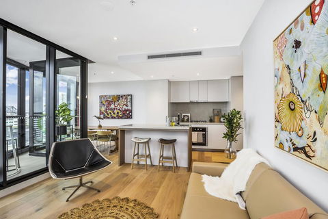 KOZYGURU FORTITUDE VALLEY DESIGNER GRADE 2 BED APT FREE PARKING QFV179-1401 - Surfers Gold Coast 0