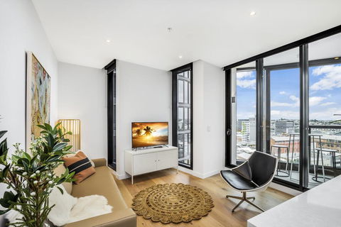 KOZYGURU FORTITUDE VALLEY DESIGNER GRADE 2 BED APT FREE PARKING QFV179-1401 - Surfers Gold Coast 3