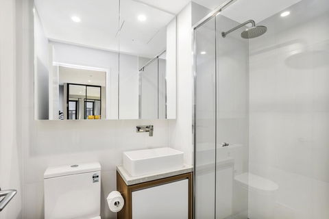 KOZYGURU FORTITUDE VALLEY DESIGNER GRADE 2 BED APT FREE PARKING QFV179-1401 - Surfers Gold Coast 2