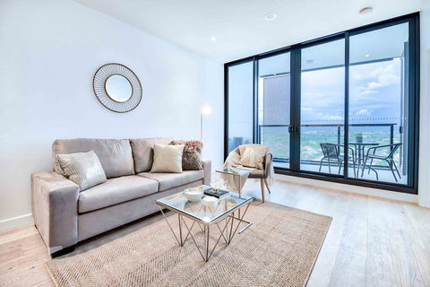KOZYGURU FORTITUDE VALLEY HIGH LEVEL 2 BED APT + FREE PARKING QFV179-2612 - Surfers Gold Coast 0