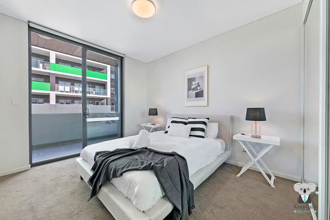 KOZYGURU WOLLI CREEK KOZY 3 BED APT + FREE PARKING NWC009 - Surfers Gold Coast 2