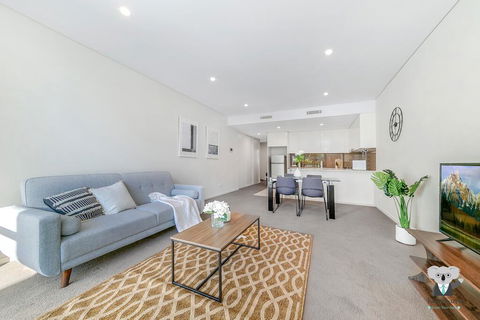 KOZYGURU WOLLI CREEK KOZY 3 BED APT + FREE PARKING NWC009 - Surfers Gold Coast 3