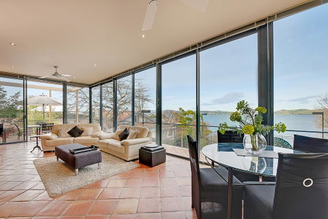 Kylakin - Derwent River, Waterfront Views, Tennis Court, Foxtel - Surfers Gold Coast 0
