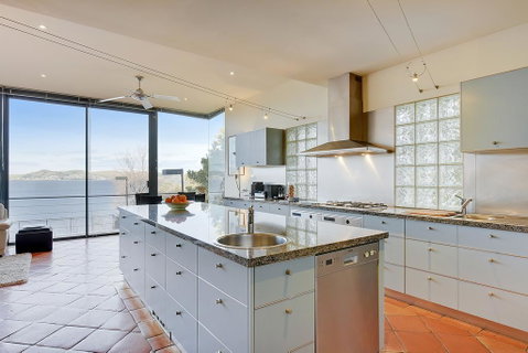 Kylakin - Derwent River, Waterfront Views, Tennis Court, Foxtel - Surfers Gold Coast 2
