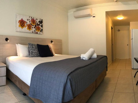 Lagoons Studio Swim Out With Heated Pool - Surfers Gold Coast 2