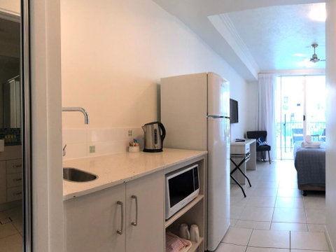 Lagoons Studio Swim Out With Heated Pool - Surfers Gold Coast 1