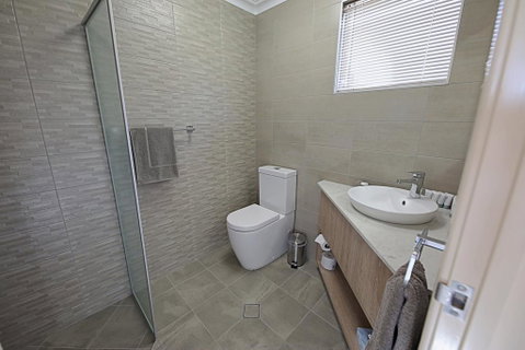 Lakeview Apartments - Surfers Gold Coast 3