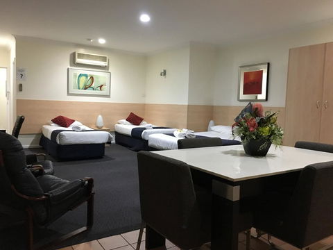 Lakeview Motor Inn - Surfers Gold Coast 2