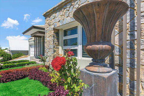 Lavender Manor BnB - Surfers Gold Coast 0