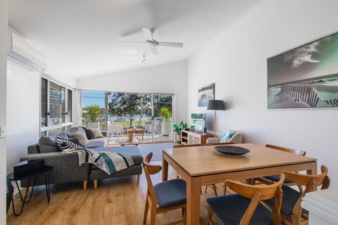 Lazy Days - Surfers Gold Coast 0