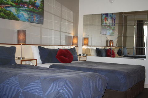 Leagues Motel - Surfers Gold Coast 1