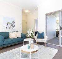 Light bright and spacious unit close to beaches - Surfers Gold Coast