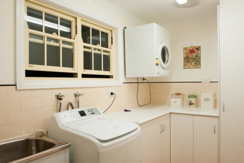Linfield Cottage - Surfers Gold Coast 1