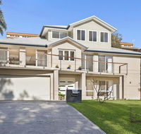 Luxurious Lake House - Surfers Gold Coast