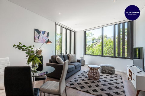 LUXURY APARTMENT / / MOMENTS TO LANE COVE VILLAGE - Surfers Gold Coast 0