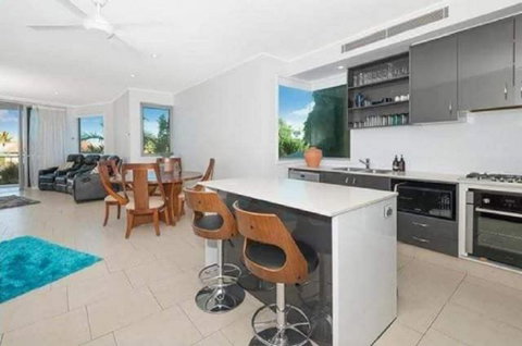 Luxury Apartment, Perfect Location - Surfers Gold Coast 0