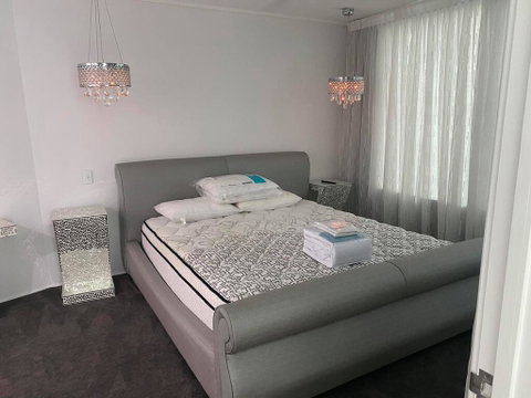 Luxury Apartment, Perfect Location - Surfers Gold Coast 2