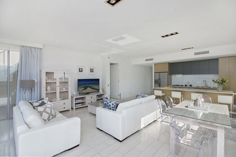 LUXURY BALE PENTHOUSE & JACUZZI SPA 1328 NORTH CULTURE - Surfers Gold Coast 3