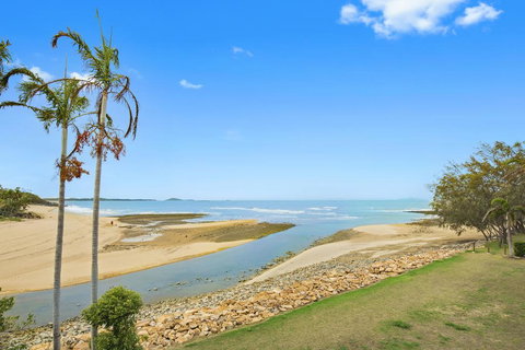 Luxury Beach Unit - Surfers Gold Coast 2