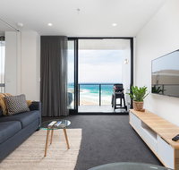 Luxury Beachfront Apartment In Newcastle - Surfers Gold Coast
